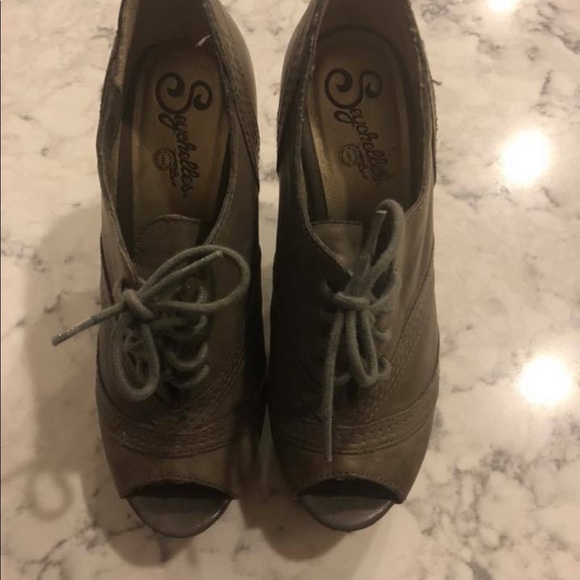 Seychelles Platform Peep Toe Wedge - Picture 3 of 3